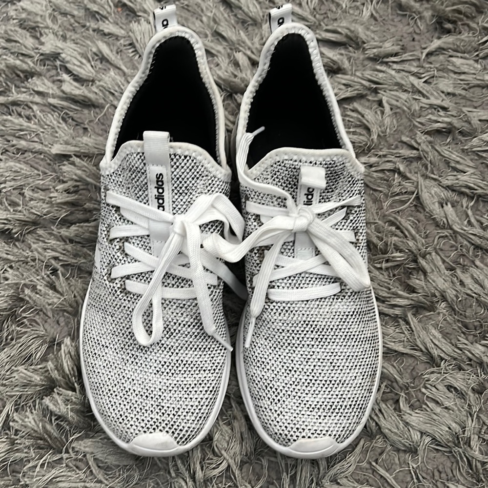 Adidas cloud foam sneaker